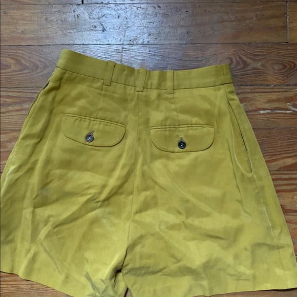 GVGV Mustard Pleated Short MADE IN JAPAN - Picture 2 of 3